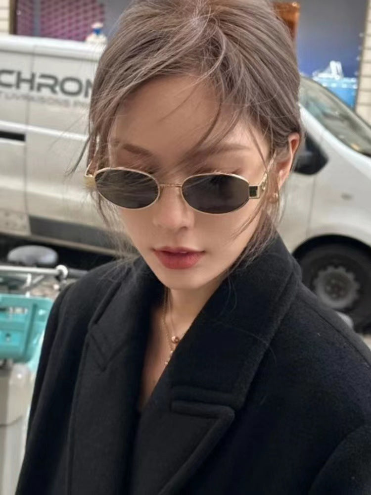 Vintage oval metal sunglasses for women, view 5